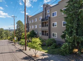 4320 S Corbett Ave APT 205, Portland, OR 97239