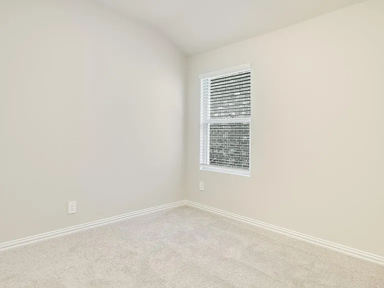 2305 Bellatrix Dr — Photo 4