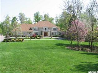 20 Stonehill Ln, Moreland Hills, OH