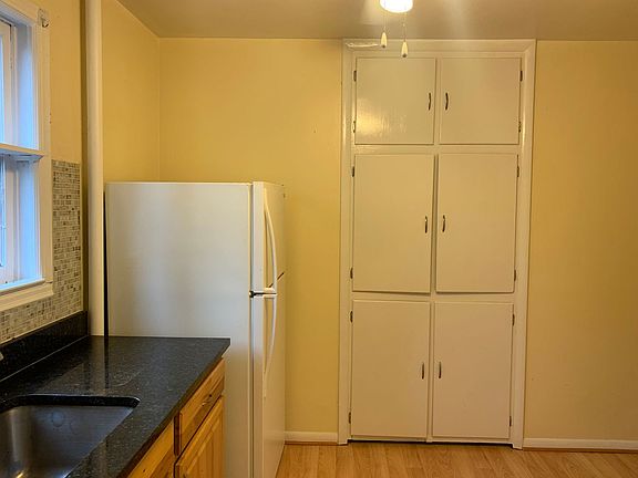 4th image of 314 La Plaza Ct