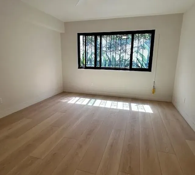 811 W Nutmeg St #102 — Photo 29