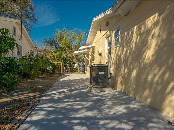 5th image of 1031 Maybury Dr