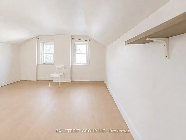 64 Sherbourne St — Photo 5