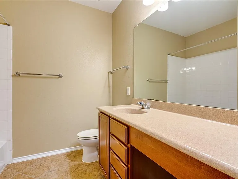 1109 Sussex Pl — Photo 15