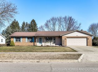 361 W 35th St, Holland, MI 49423