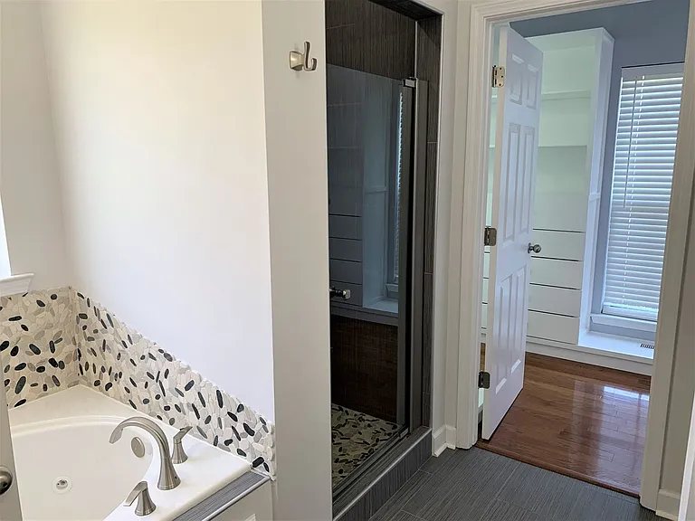 320 Foundry Cir — Photo 16