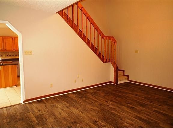 3rd image of 18182 Bluebird Cir