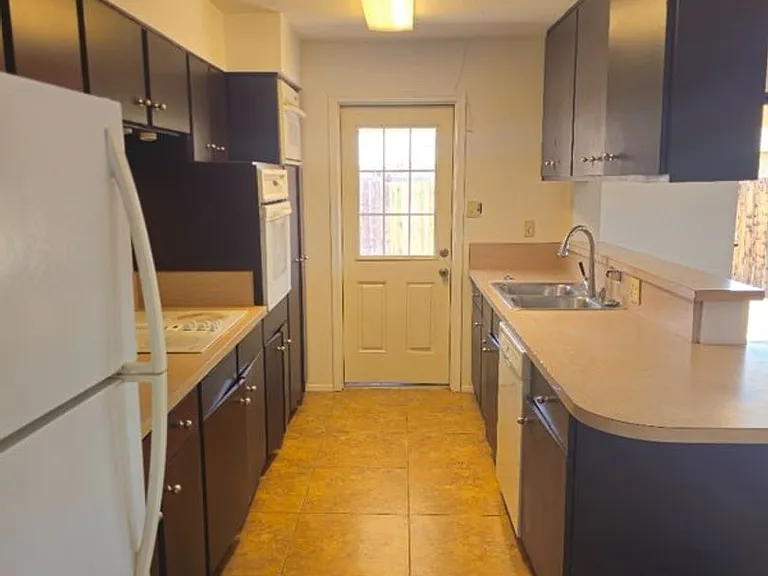 133 E Del Rio Dr — Photo 6