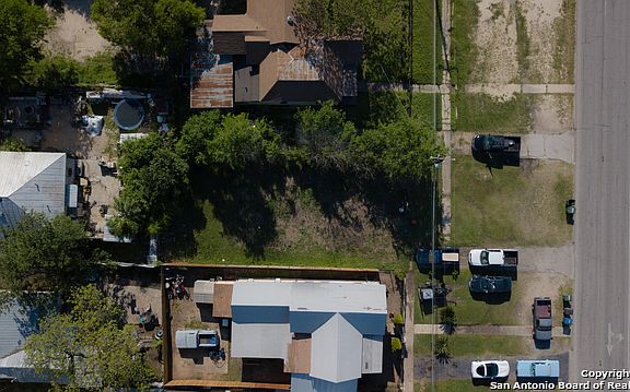 2nd image of 1614 N Interstate 35
