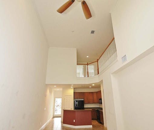 4th image of 222 Tin Roof Ave
