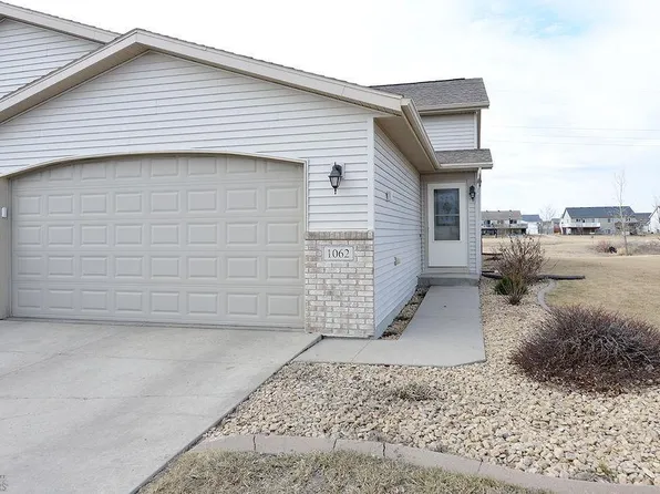 1062 Parkway Dr, West Fargo, ND 58078
