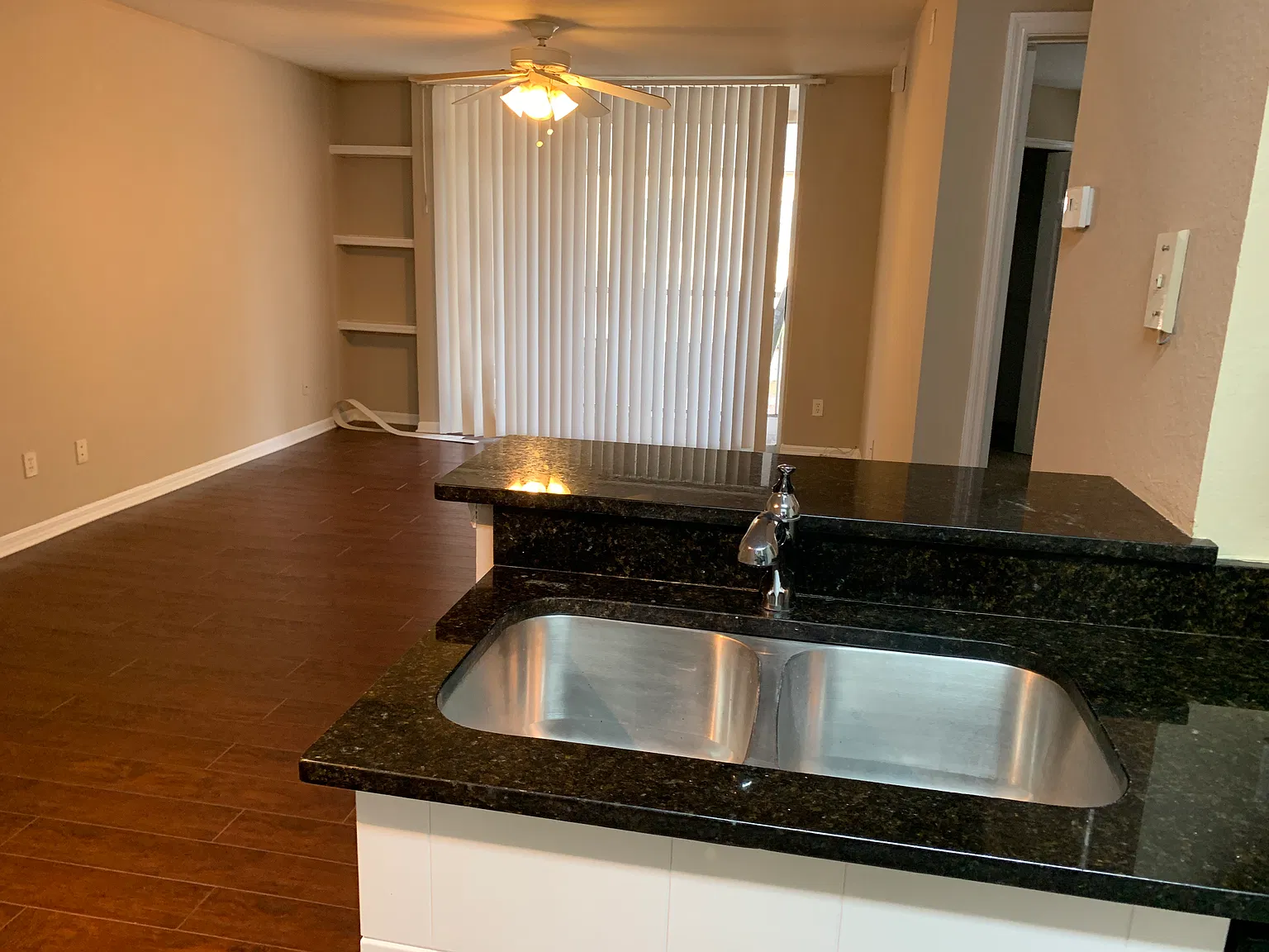 1 bed, 671 sqft, $1,400 — Photo 3