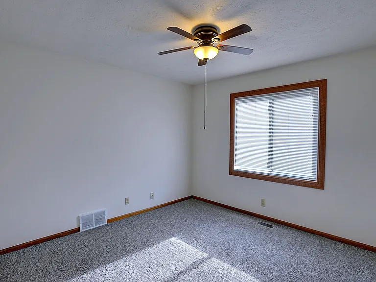 20213 Hopper St — Photo 12