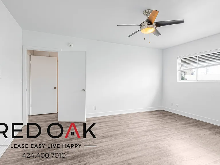5128 De Longpre Ave #18 — Photo 12