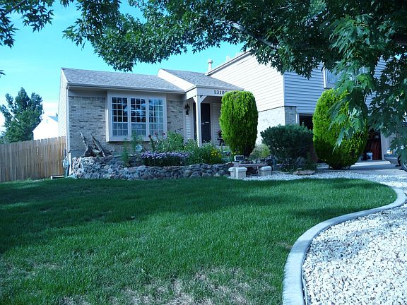 View from Uvalda St.