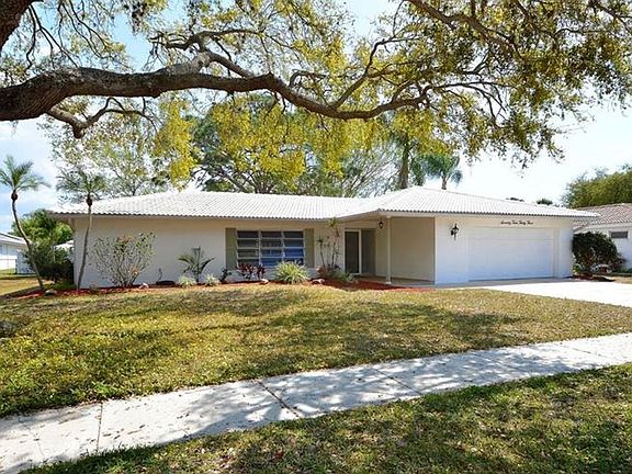 5th image of 7433 Mariana Dr