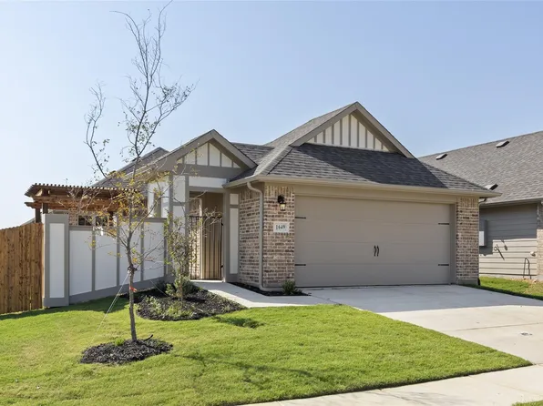 1649 Edgeway Dr, Aubrey, TX 76227