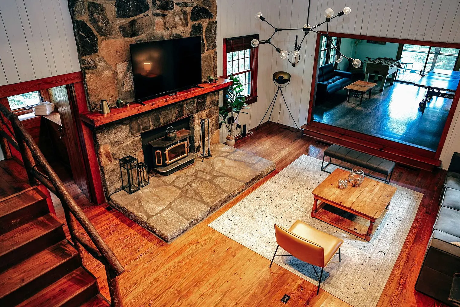 4 bed, 2.0 bath, 1991 sqft, $5,440 — Photo 4