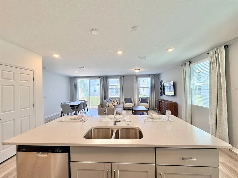 4536 Burrowing Owl Loop — Photo 6