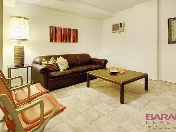2nd image of 44 W 106th St APT 1
