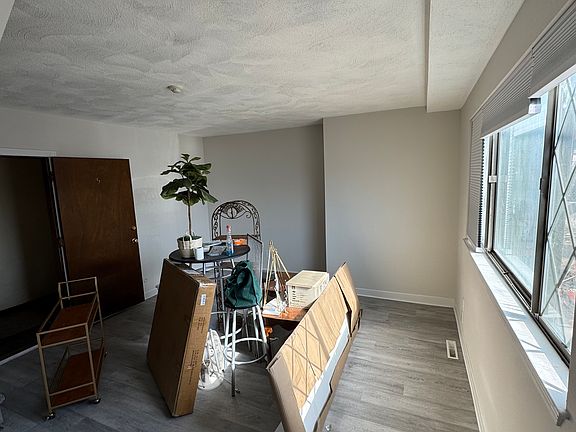 5th image of 14-20 Walnut St Unit 5