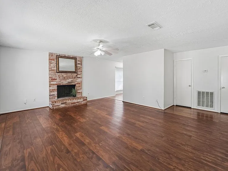 4542 Algernon Dr — Photo 7
