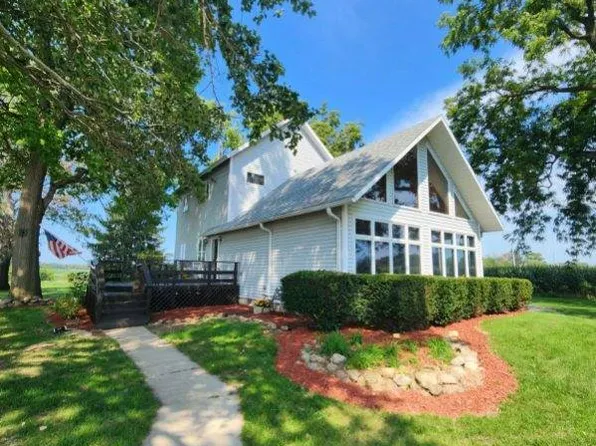11762 E 7000n Rd, Grant Park, IL 60940