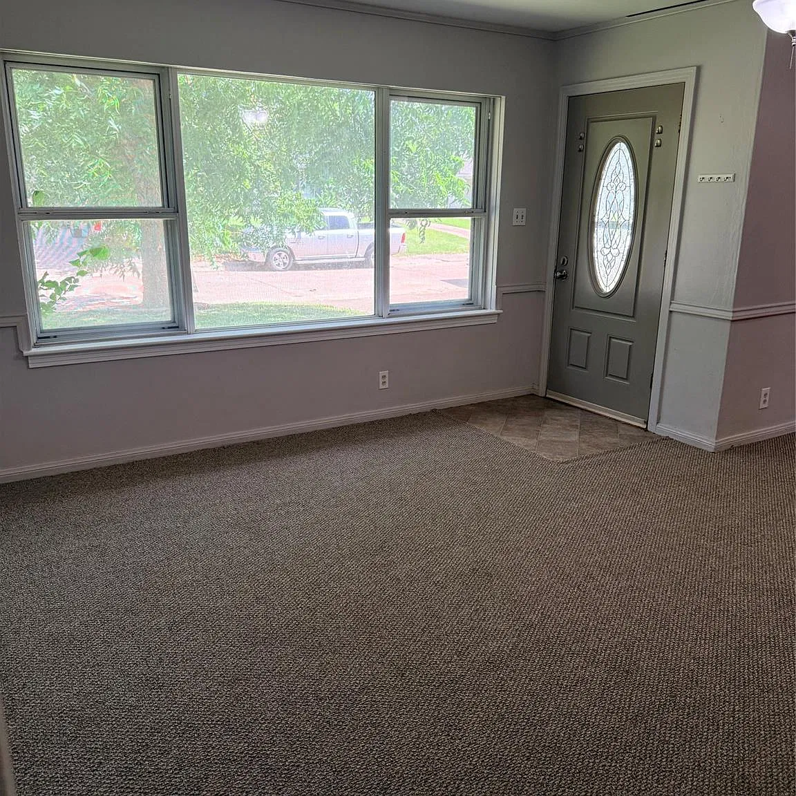 3 bed, 1.0 bath, 1250 sqft, $1,600 — Photo 3