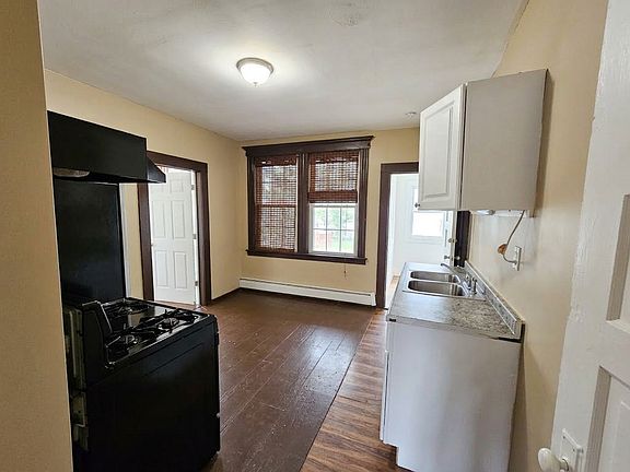 2nd image of 130 Madison St #1W