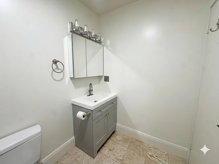 2597 Telegraph Ave #D — Photo 17