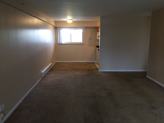 2nd image of 1900 W Knightsbridge Dr APT 2D