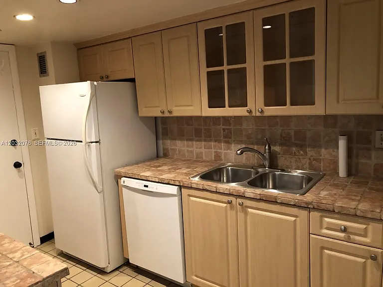 150 Ocean Lane Dr #4B — Photo 13