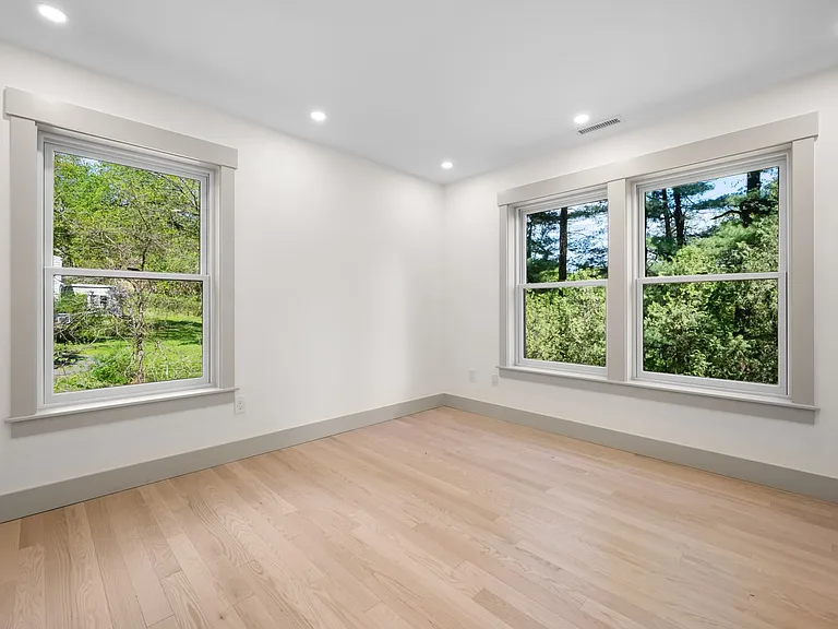 1111 Hardscrabble Rd — Photo 16