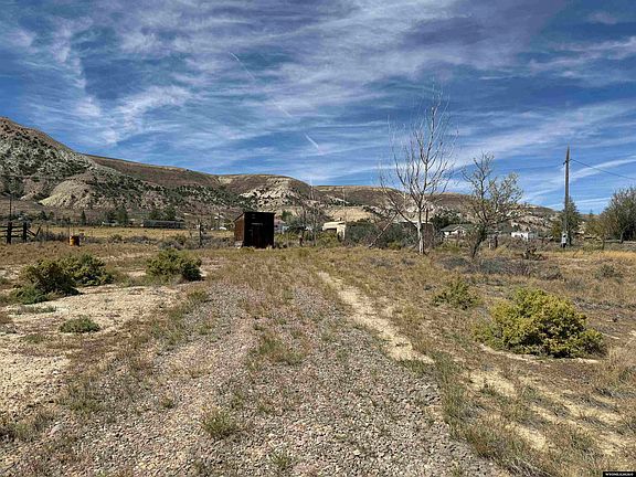 4th image of 551 Yellowstone Rd
