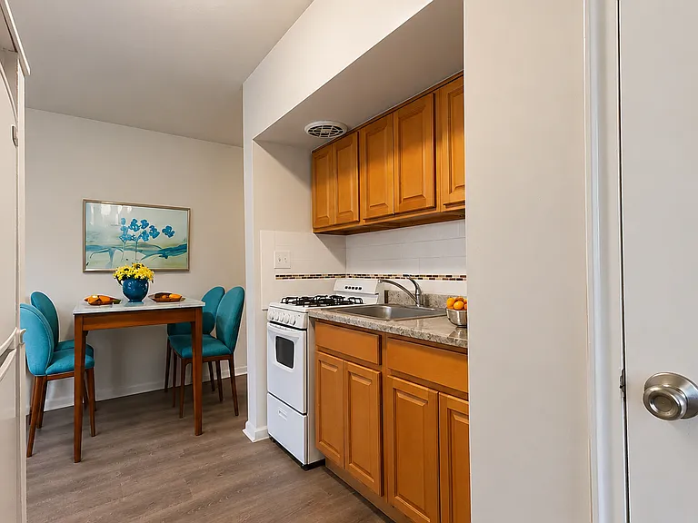 179 W Milton Ave — Photo 8