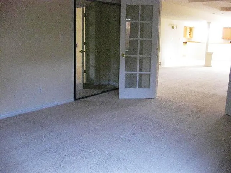 2075 Rockhurst Blvd — Photo 15
