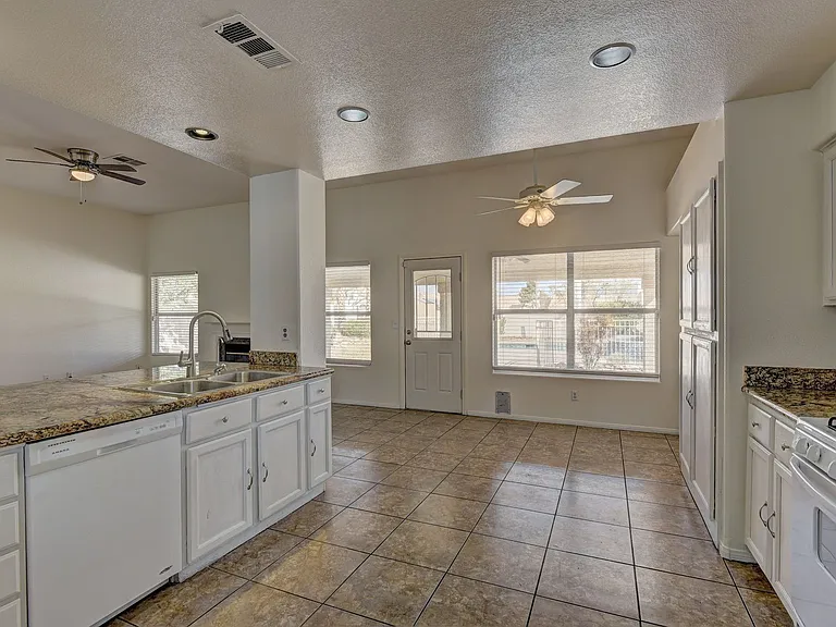 7928 Villa Finestra Dr — Photo 13