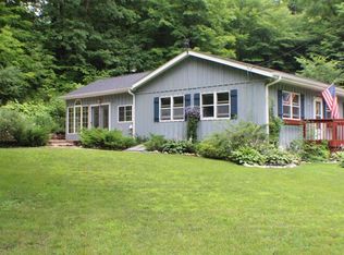 8990 Fernbrook Dr, Fredonia, WI 53021