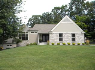 1926 Forest Glen Dr, Muskegon, MI