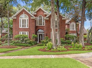 1135 Pinewood Ln, Seabrook, TX 77586