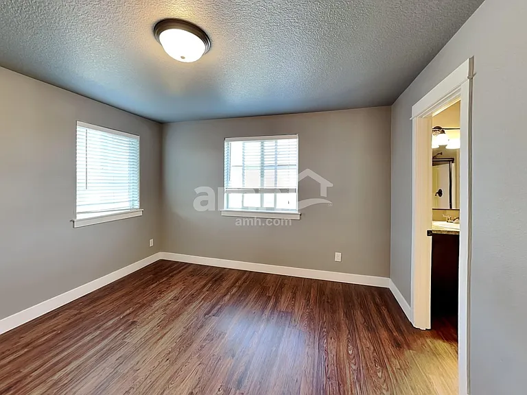 480 Tulip Ave — Photo 9