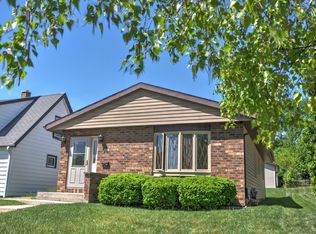 3643 S 33rd St, Greenfield, WI 53221