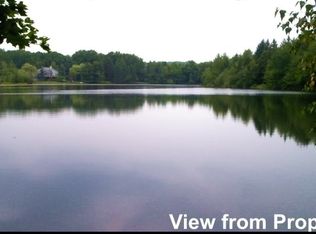 15 Heath Ln, Mount Pocono, PA 18344