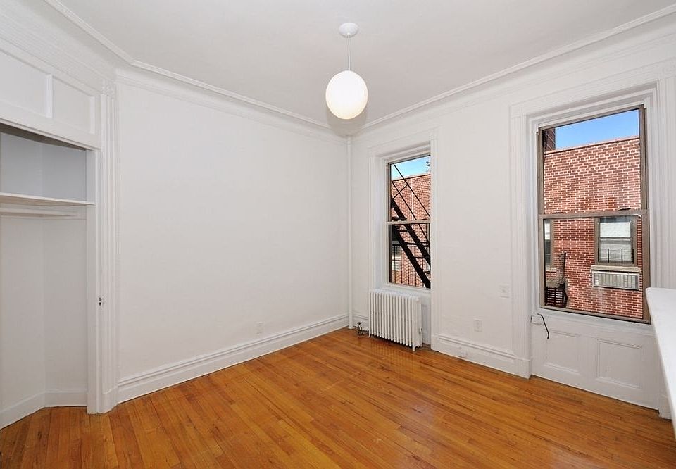 1st image of 255 W 15th St APT 19