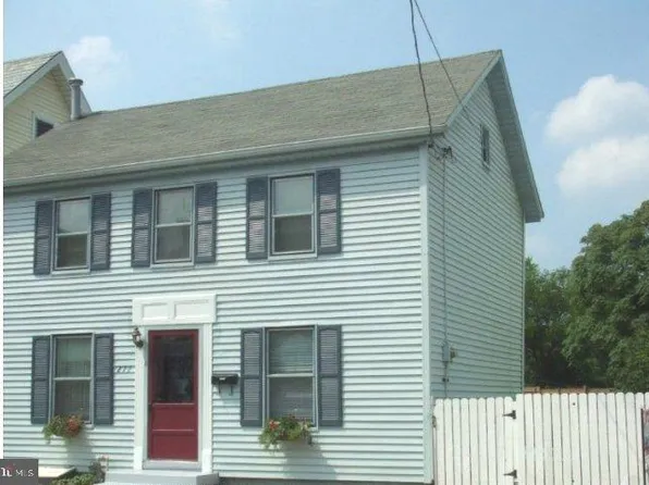 271 E Washington St, Chambersburg, PA 17201