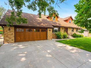 54 Welle Dr, Oshkosh, WI 54902