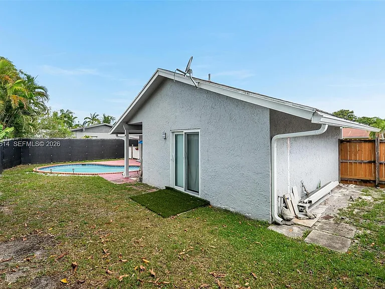 8250 SW 3rd Pl — Photo 25