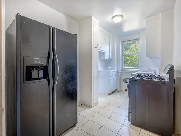 80 Knolls Crescent image 6 of 20