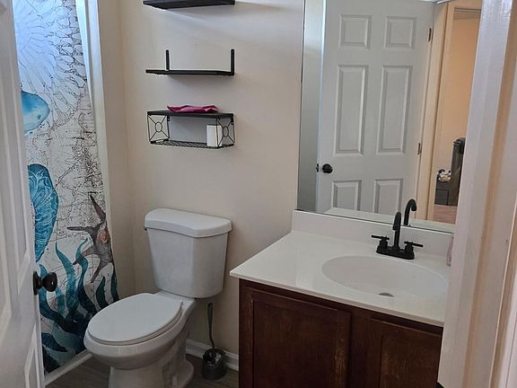 3rd image of 406 Stoney Field Dr