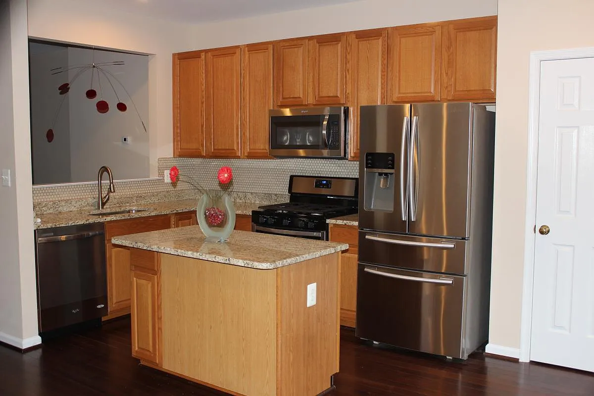 21581 Welby Terrace — Photo 2